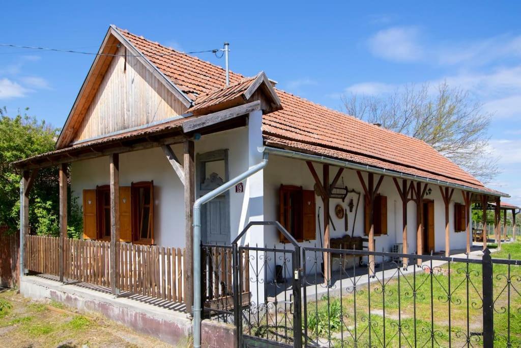 Tulipanos Porta Apartmán